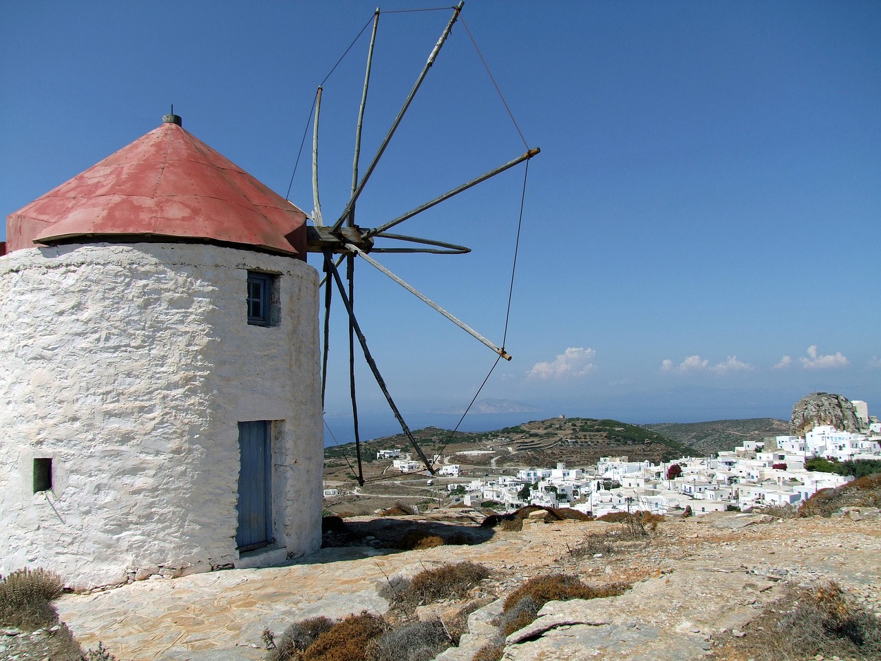 Read more about the article The Cyclades – A Journey Through Greece’s Most Iconic Islands